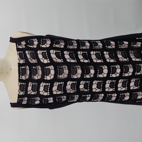 Diane Von Furstenberg Lace Squared Neckline Shift Dress Size 8 - Picture 2 of 8